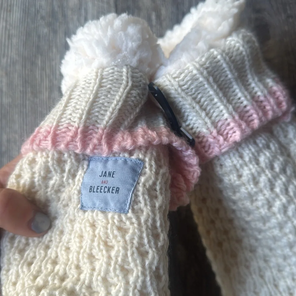 Jane and Bleecker Cream and Pink Bunny Women’s Slipper Socks